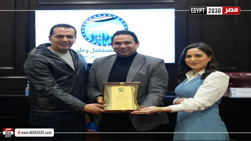 تكرم عمرو عبدالمجيد أمين إعلام العاصمة