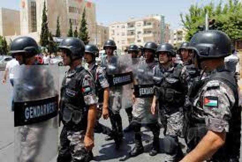 اعتقال 7 مطلوبين خلال عملية أمنية للجيش الأردني على الحدود الشرقية