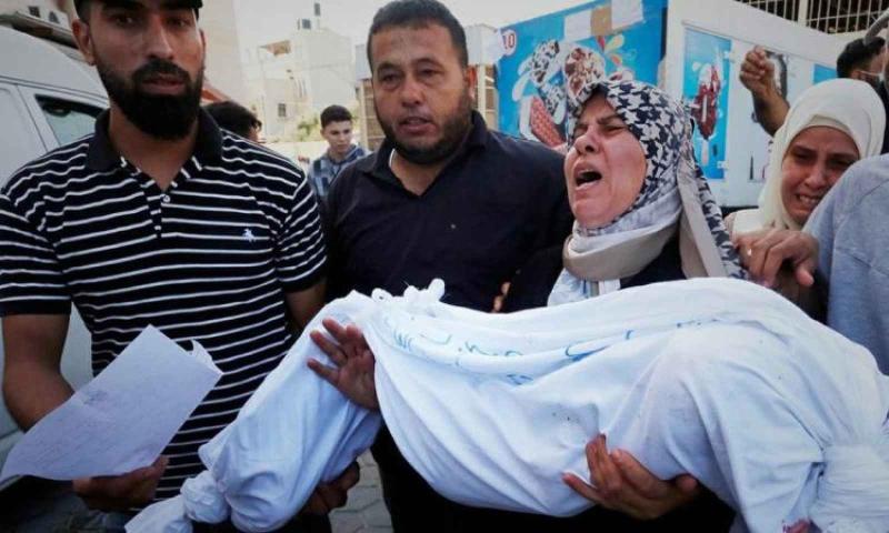 استشهاد 4 فلسطينيين في قصف قرب دور الصالحات بمخيم المغازي وسط قطاع غزة