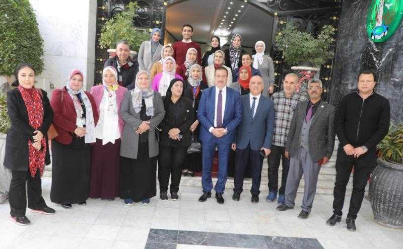 محافظ المنوفية يلتقي وفد الهيئة العامة للاعتماد والرقابة الصحية