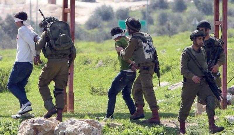 إسرائيل تعتقل 26 مواطنا من مناطق في الضفة الغربية