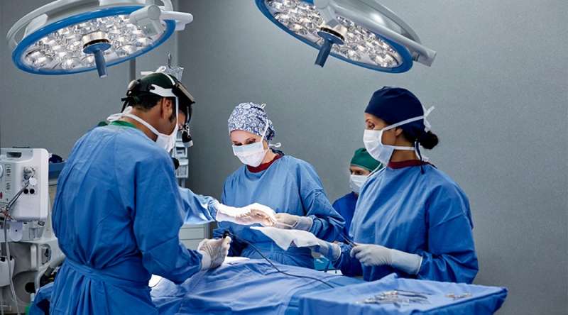  استخدام أجهزة الليزر في العمليات الجراحية