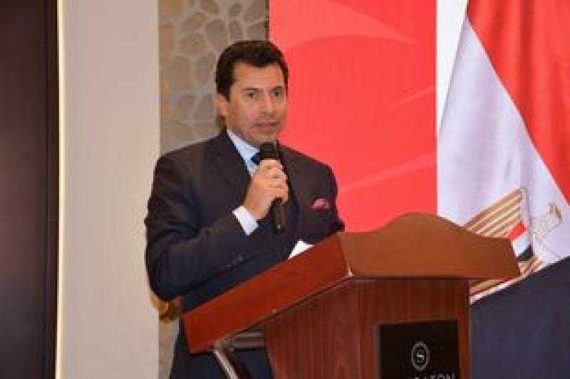 وزير الرياضة يشهد توقيع بروتوكول التعاون بين الاتحادين الدولي والمصري للريشة الطائرة