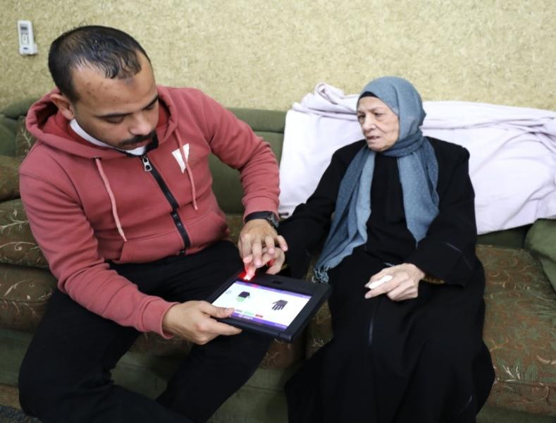 في لفتة إنسانية.. الداخلية تستجيب لالتماس سيدة مسنة بالجيزة