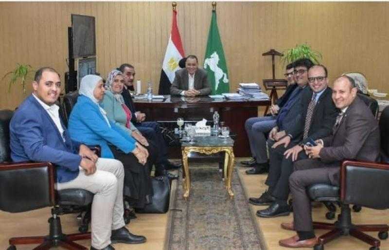 محافظ الشرقية يلتقي بعدد من أعضاء البرلمان