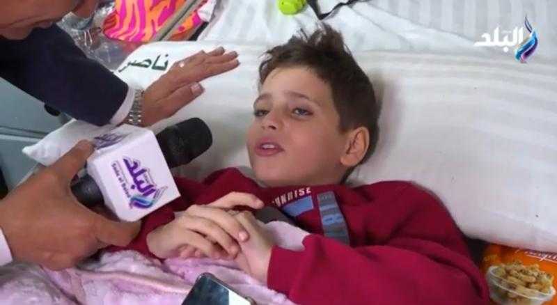 طفل فلسطيني يروي ماسأة 50 من عائلته بسبب شظايا صاروخ في غزة