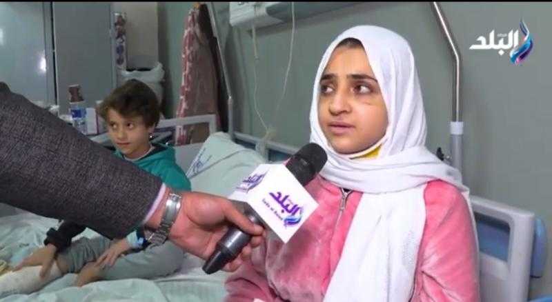 ابني استشهد وهو نايم جنبي.. سيدة فلسطينية تروي لحظات لا تُنسى عن قصف منزلها بغزة