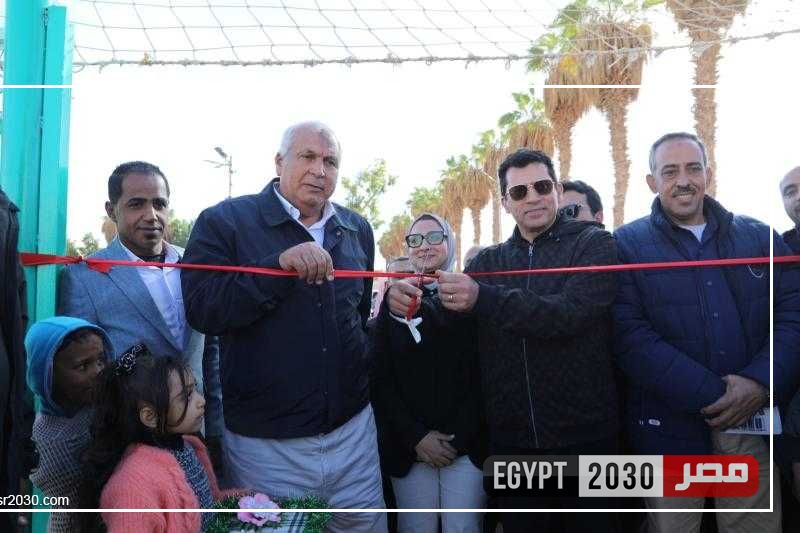 وزير الرياضة يفتتح ملعب متعدد الأغراض بمركز الخارجة بالوادي الجديد