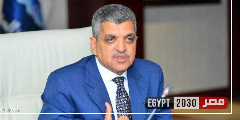 الفريق أسامة ربيع: لا صحة لتعليق حركة الملاحة بقناة السويس