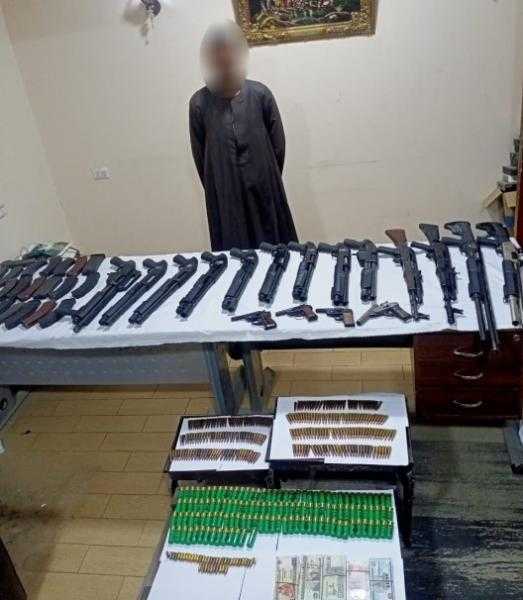 الداخلية تضبط 42 قطعة سلاح نارى و13 قضية مخدرات في 3 محافظات