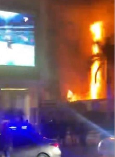 النيابة تنتدب المعمل الجنائى لمعاينة حريق كافيهات في التجمع الخامس