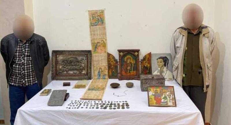 حبس المتهمين بحيازة 106 قطع أثرية بالفيوم