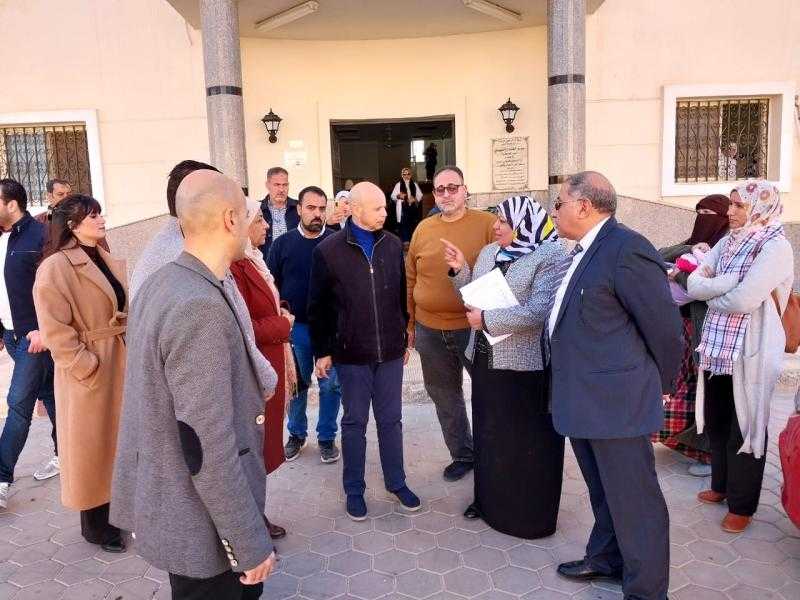 رئيس قطاع الرعاية الأولية يتفقد سير العمل بمركز إيواء الأطفال بالعاشر من رمضان