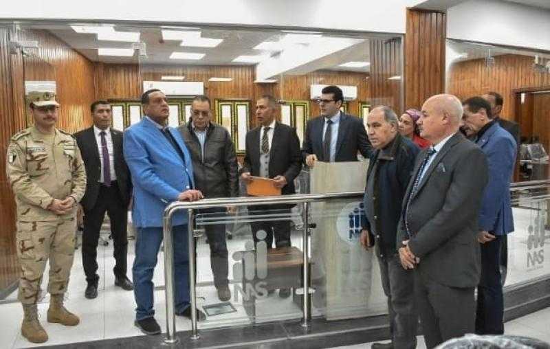 وزير التنمية المحلية ومحافظ الشرقية يتفقدان مركز الشبكة الوطنية للطوارئ والسلامة العامة
