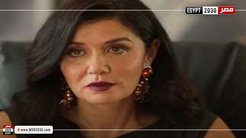  الفنانة غادة عادل