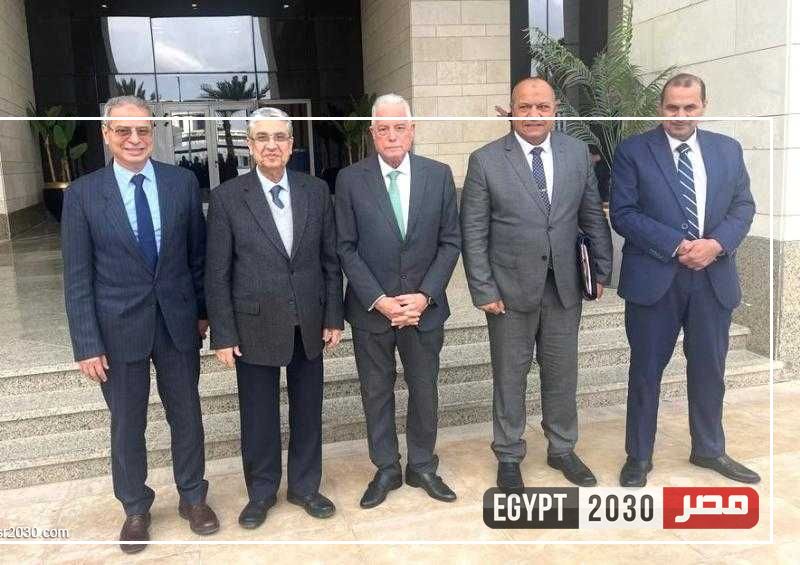محافظ جنوب سيناء يلتقي وزير الكهرباء لمناقشة توصيل التيار الكهربائي لمناطق الإسكان