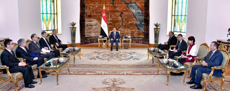 السيسي يستقبل وزير خارجية الصين