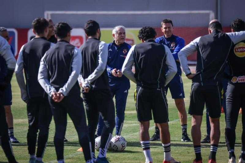 جلسة خاصة بين خالد بيبو ومارسيل كولر في مران الأهلي