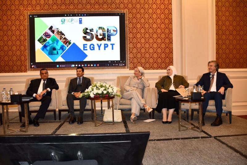 وزير الرياضة يشهد افتتاح الجلسة الوطنية لخطة عمل المرحلة السابعة لبرنامج المنح الصغيرة