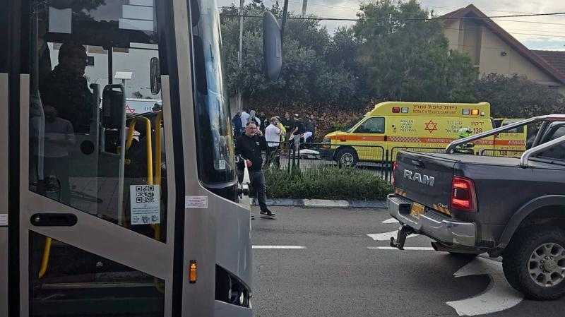 إعلام إسرائيلي نقلا عن رئيس بلدية رعنانا: الحادث مستمر ولم ينتهِ بعد
