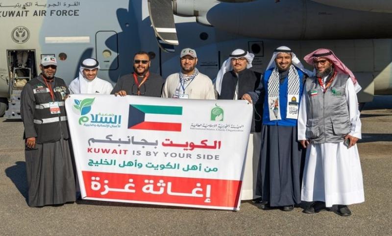الكويت ترسل الطائرة الأربعين لإغاثة سكان غزة