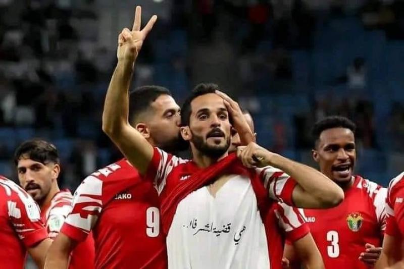 الأردني محمود المرضي محتفلاً بهدفه في مرمى ماليزيا