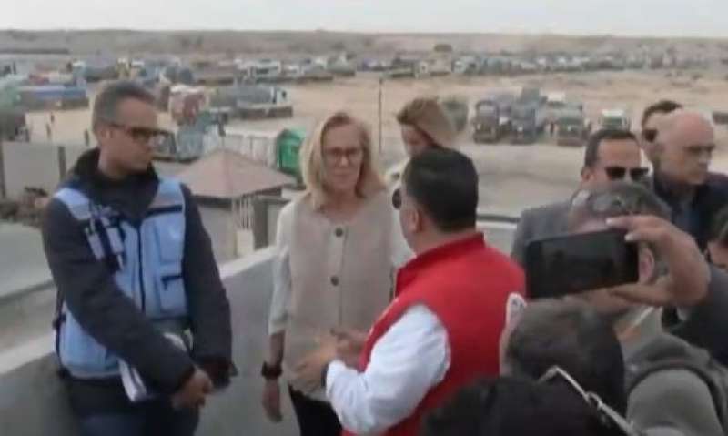 صورة من الزيارة لمعبر رفح