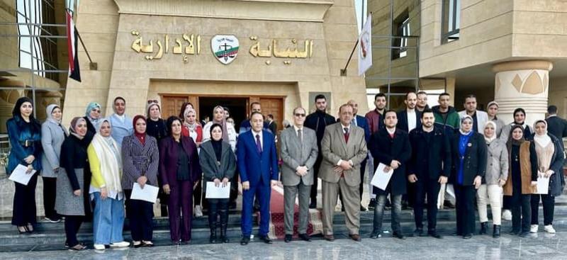 رئيس النيابة الإدارية يكرم موظفى المتغيرات المكانية 