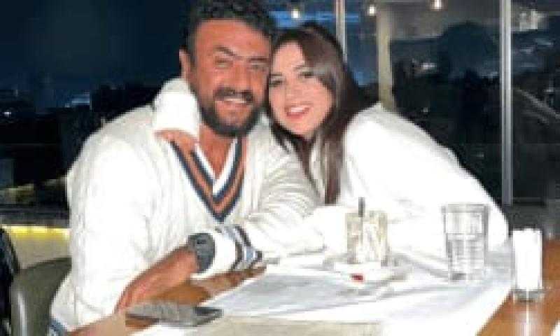 أول رد من ياسمين عبدالعزيز : «طلاقنا مش بإيدينا»