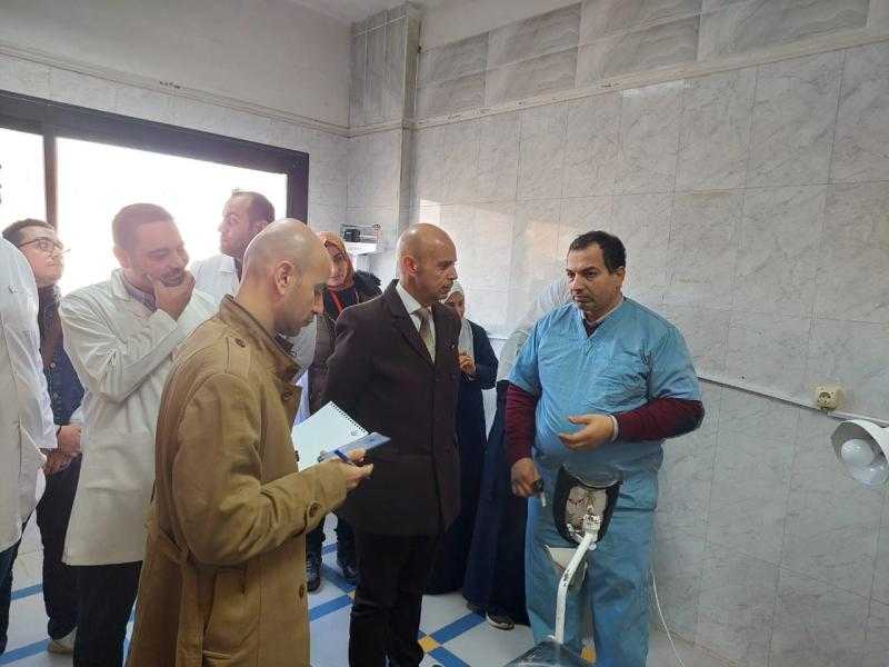 وكيل وزارة الصحة بالشرقية يتفقد الخدمات الطبية بمستشفى ديرب نجم المركزي