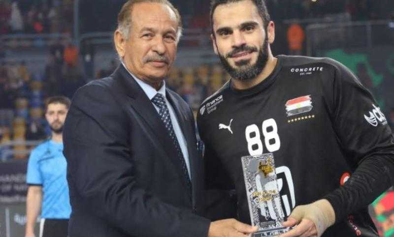 كريم هنداوي يفوز بجائزه أفضل لاعب في مباراة مصر وغينيا بالبطولة الأفريقية لليد