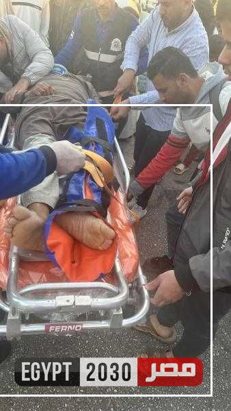 إصابة شخص في تصادم دراجة نارية مع سيارة نصف نقل بالفيوم (صور)