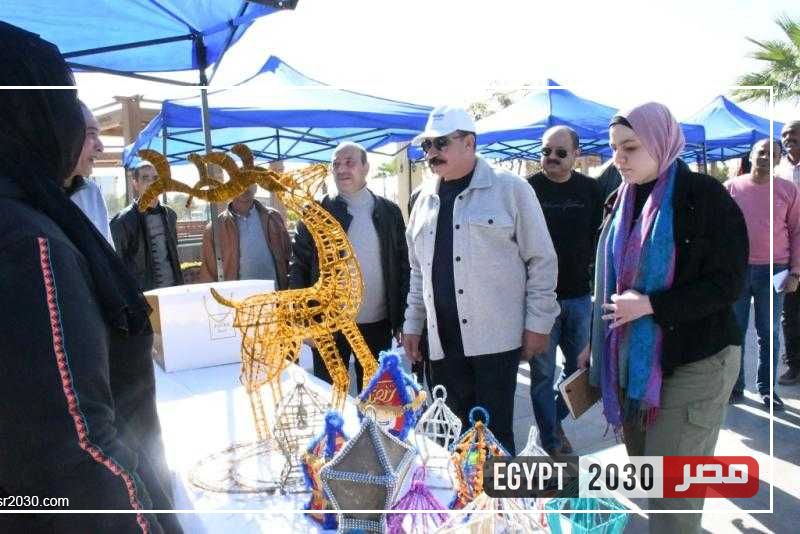 محافظ أسوان يتفقد التجهيزات الجارية لإطلاق معرض «أيادي مصر»