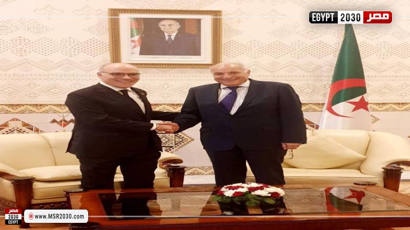 وزير الشؤون الخارجية التونسي مع وزير الخارجية الجزائري