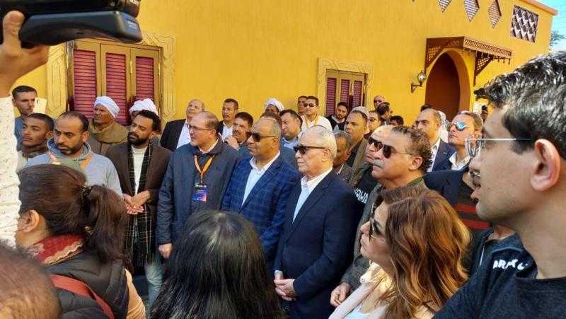 قطاع البترول ينفذ مبادرة تطوير وتنمية قرية نجع العرب بالأقصر