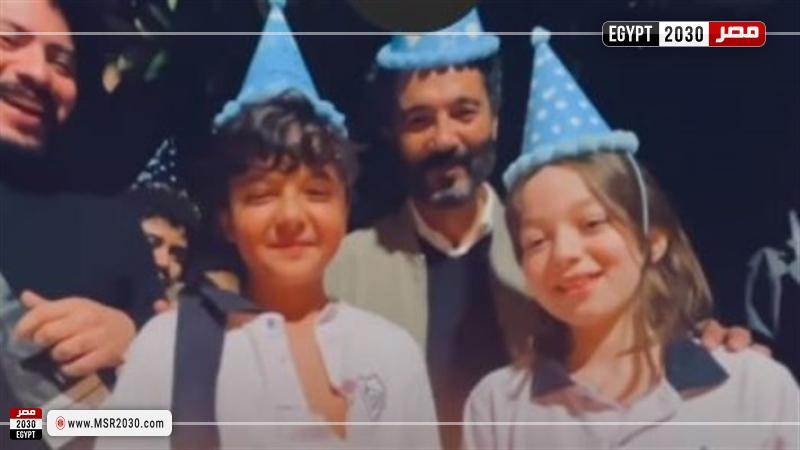 خالد النبوي يحتفل بعيد ميلاد منى أحمد زاهر وآدم وهدان 