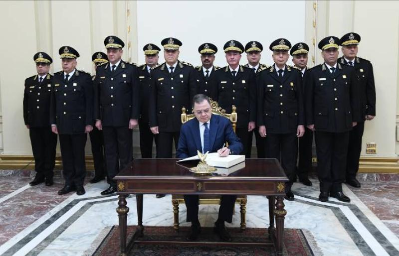 وزير الداخلية والمجلس الأعلى للشرطة