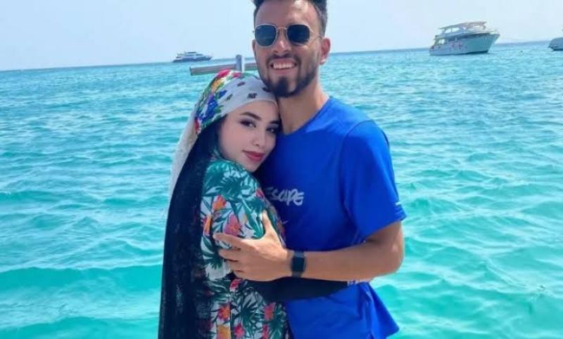 بالصور.. شاهد فضيحة صلاح محسن لاعب الأهلي مع زوجته