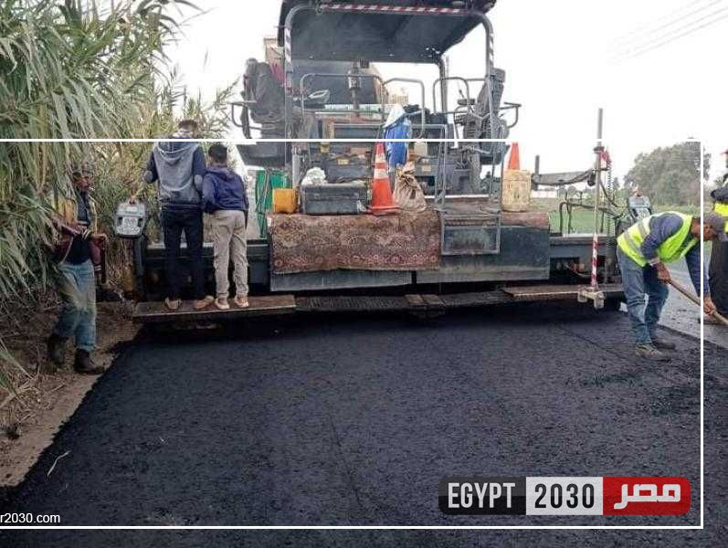 محافظ كفر الشيخ يتابع أعمال رصف طريق فوة مطوبس