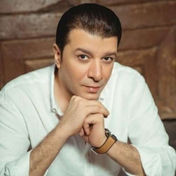 الفنان مصطفى كامل 