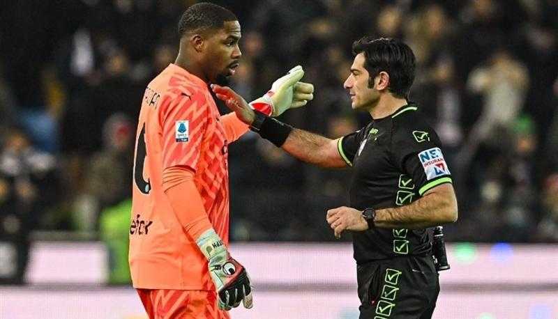 «بسبب هتافات عنصرية».. إيقاف مباراة أودينيزي وميلان بالدوري الإيطالي