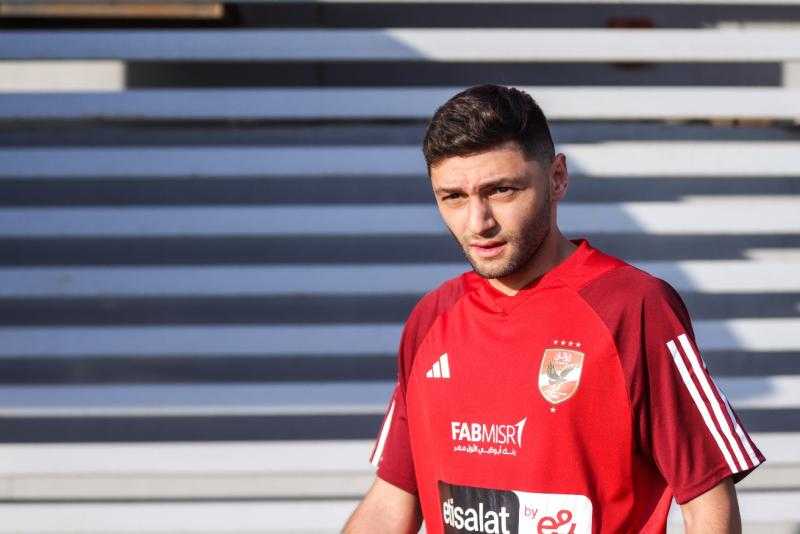 كريم نيدفيد يلحق بمعسكر الأهلي في الإمارات عقب انتهاء الامتحانات