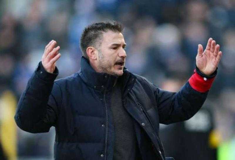 من هو كارل هوفكينز المُرشح لتدريب نادي الزمالك؟