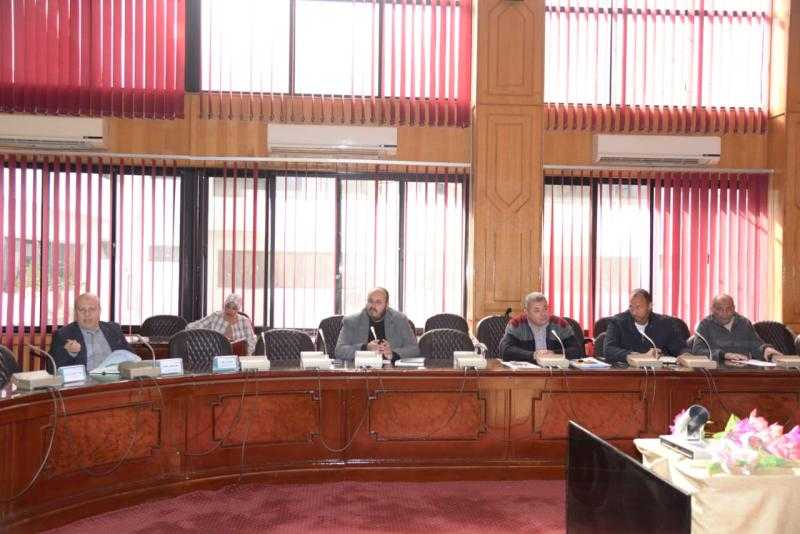 متابعة الموقف التنفيذي لمشروع الصرف الصحي بالمجاورة 14 بقرية فنارة بالإسماعيلية