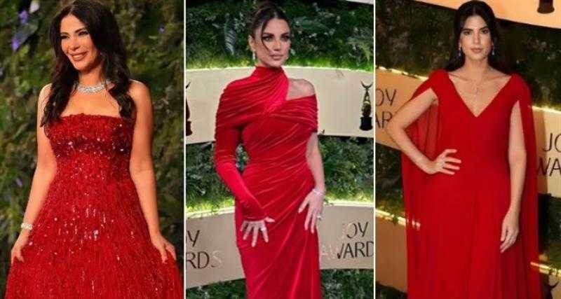 منهن منى ذكي ورحمة رياض.. نجمات تألقن بفساتين حمراء في Joy Awards