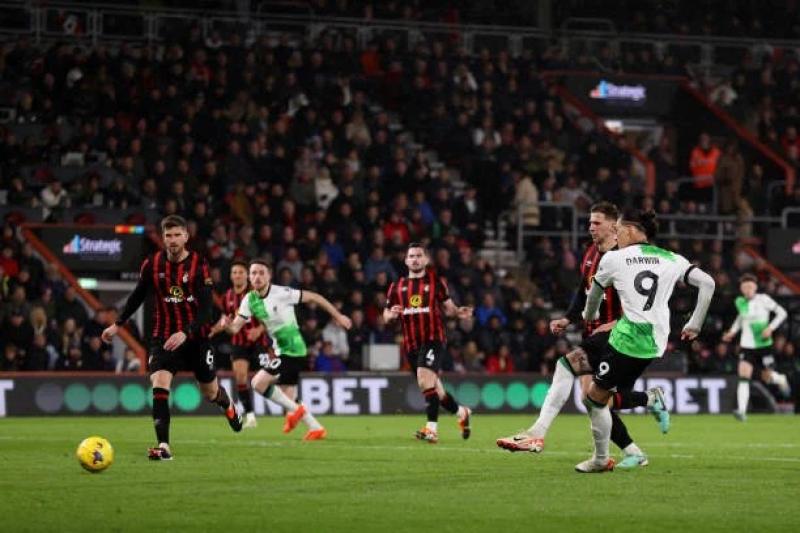 بالفيديو | ليفربول يضرب بورنموث برباعية ويعزز صدارة الدوري الإنجليزي