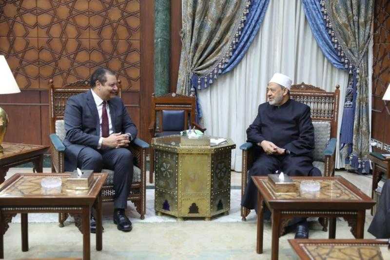 شيخ الأزهر: من الضروري تضافر جهود المؤسسات المعنية لإحداث فارق إيجابي بالمنظومة الصحية
