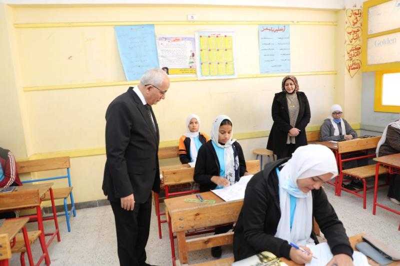 وزير التعليم ومحافظ الفيوم يتفقدان امتحانات الشهادة الإعدادية