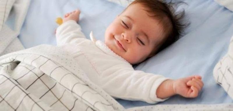 الأزهر للفتوى يكشف عن أشياء إذا فعلتها الأم لـ طفلها تملأ حياته سعادة