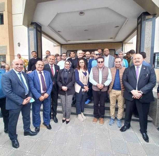وزير الصحة ونائب محافظ البحيرة يتفقدان مستشفى دنشال لأمراض الكبد والجهاز الهضمي